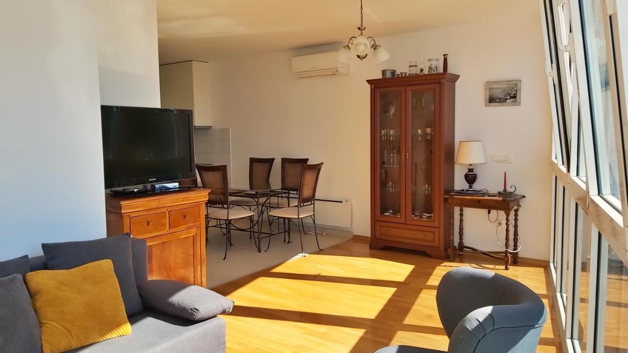 Apartment Lora Omiš Εξωτερικό φωτογραφία