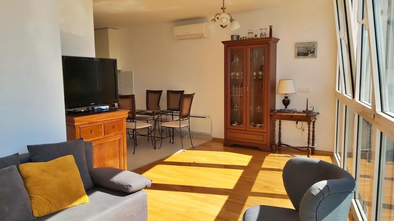 Apartment Lora Omiš Εξωτερικό φωτογραφία