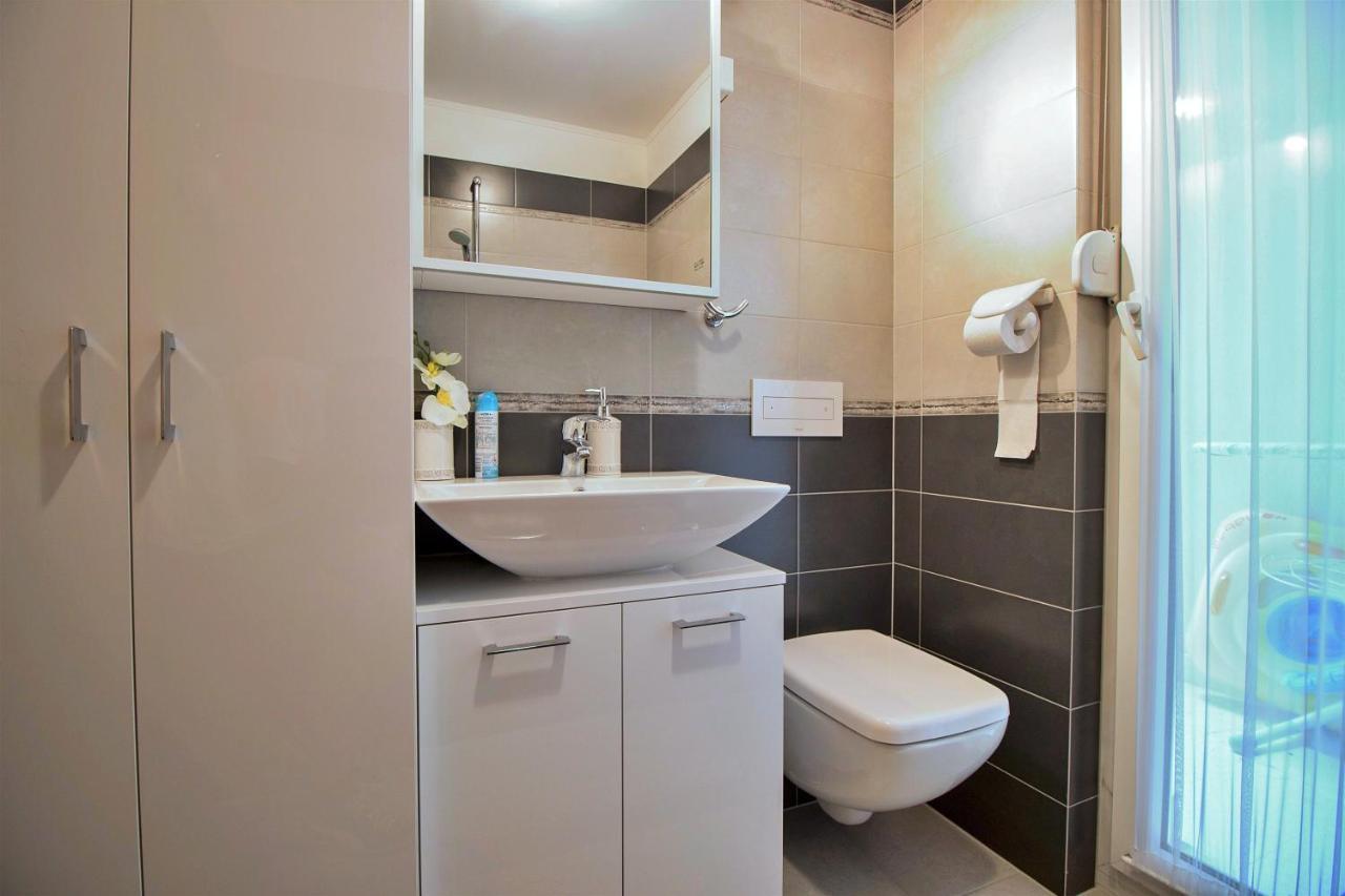 Apartment Lora Omiš Εξωτερικό φωτογραφία